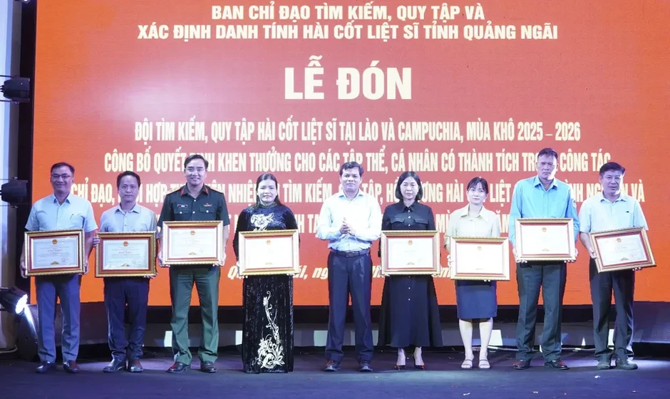 Quảng Ngãi: Quy tập 16 hài cốt liệt sĩ Quảng Ngãi: Quy tập 16 hài cốt liệt sĩ