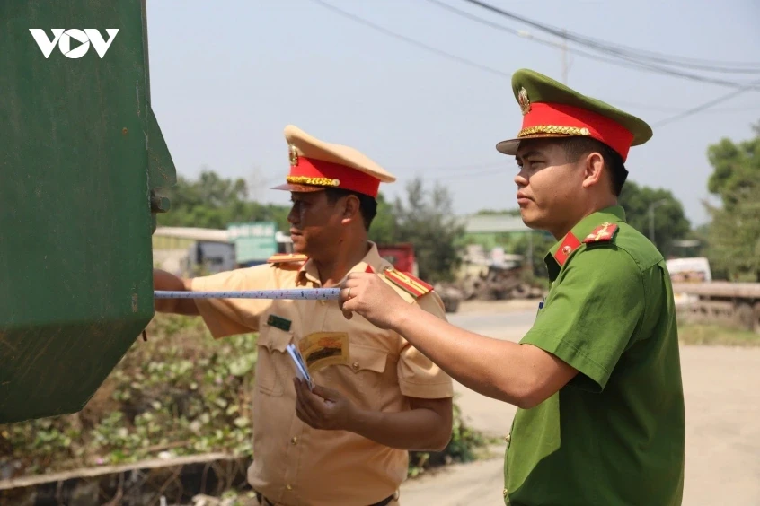 Quảng Ngãi ra quân bảo đảm an toàn giao thông dịp hè Quảng Ngãi ra quân bảo đảm an toàn giao thông dịp hè