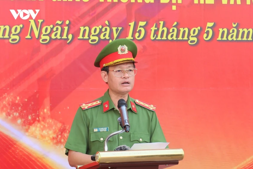 Quảng Ngãi ra quân bảo đảm an toàn giao thông dịp hè Quảng Ngãi ra quân bảo đảm an toàn giao thông dịp hè
