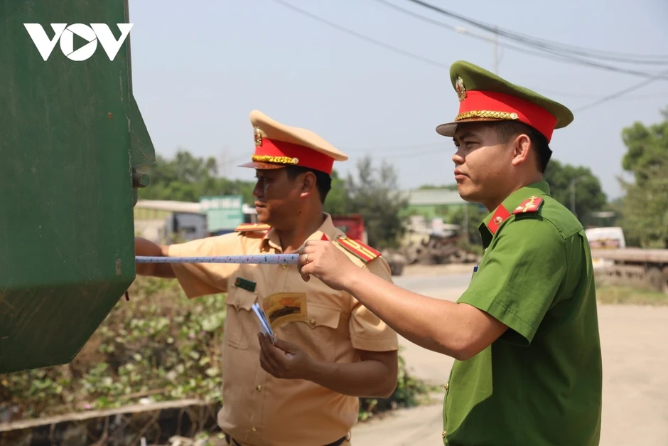 Quảng Ngãi siết quản lý xe tải tự đổ, ngăn chặn vi phạm tải trọng Quảng Ngãi siết quản lý xe tải tự đổ, ngăn chặn vi phạm tải trọng