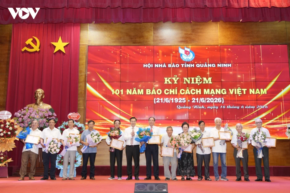 Quảng Ninh: 56 tác phẩm báo chí xuất sắc được vinh danh Quảng Ninh: 56 tác phẩm báo chí xuất sắc được vinh danh