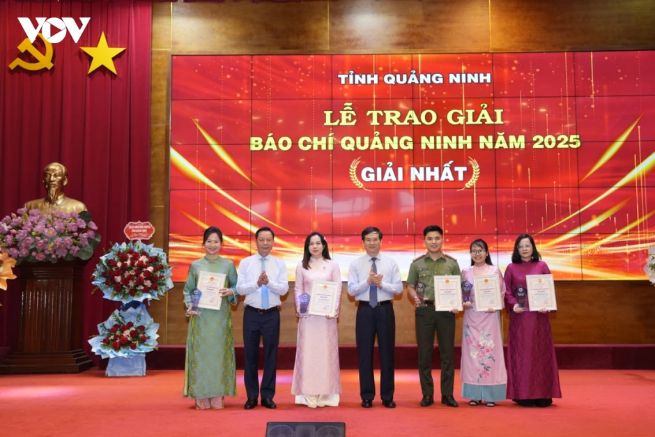 Quảng Ninh: 56 tác phẩm báo chí xuất sắc được vinh danh Quảng Ninh: 56 tác phẩm báo chí xuất sắc được vinh danh