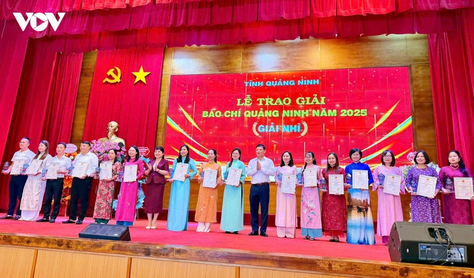 Quảng Ninh: 56 tác phẩm báo chí xuất sắc được vinh danh Quảng Ninh: 56 tác phẩm báo chí xuất sắc được vinh danh