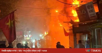 Quảng Ninh: Cháy nhà 5 tầng tại phường Hạ Long, cột khói bao trùm khu dân cư