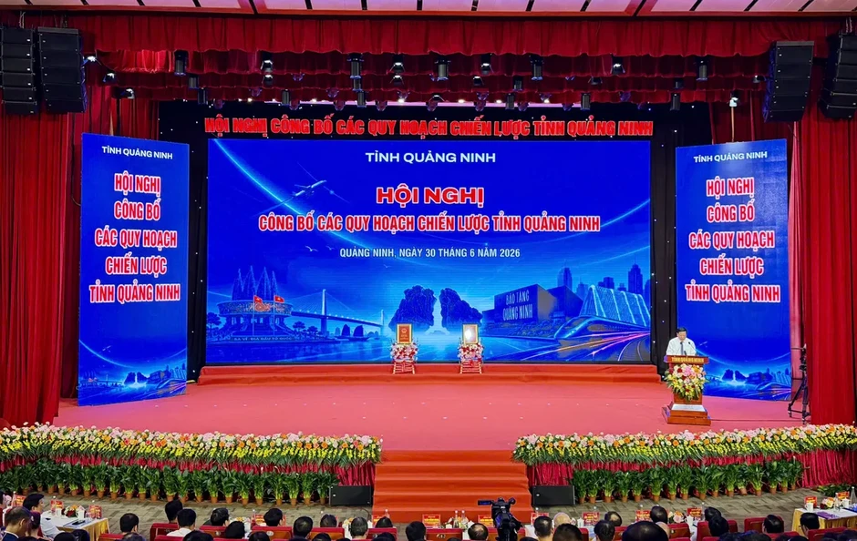 Quảng Ninh công bố 5 quy hoạch chiến lược, đón làn sóng đầu tư 45.000 tỷ đồng Quảng Ninh công bố 5 quy hoạch chiến lược, đón làn sóng đầu tư 45.000 tỷ đồng