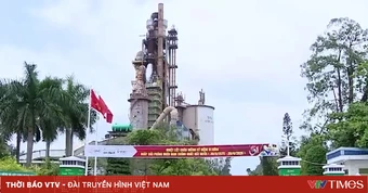 Quảng Ninh lấy mẫu khí thải sau phản ánh về Nhà máy xi măng Lam Thạch