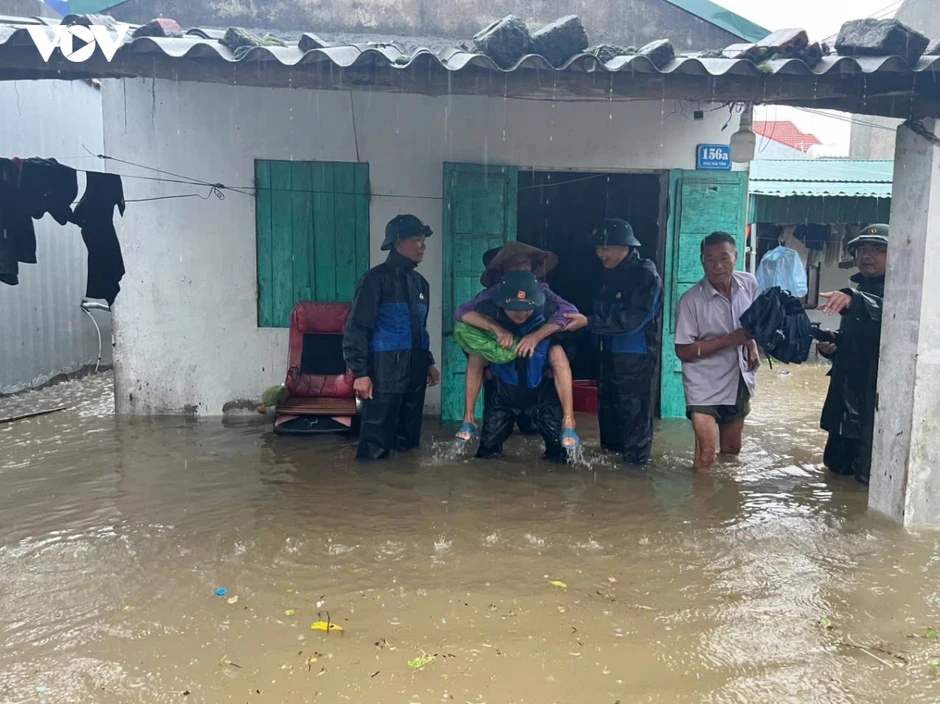 Quảng Ninh: Mưa lớn gây sạt lở nghiêm trọng trên Quốc lộ 18C Quảng Ninh: Mưa lớn gây sạt lở nghiêm trọng trên Quốc lộ 18C