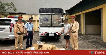 Quảng Ninh phát hiện xe tải chở 100 hộp mỹ phẩm nghi nhập lậu