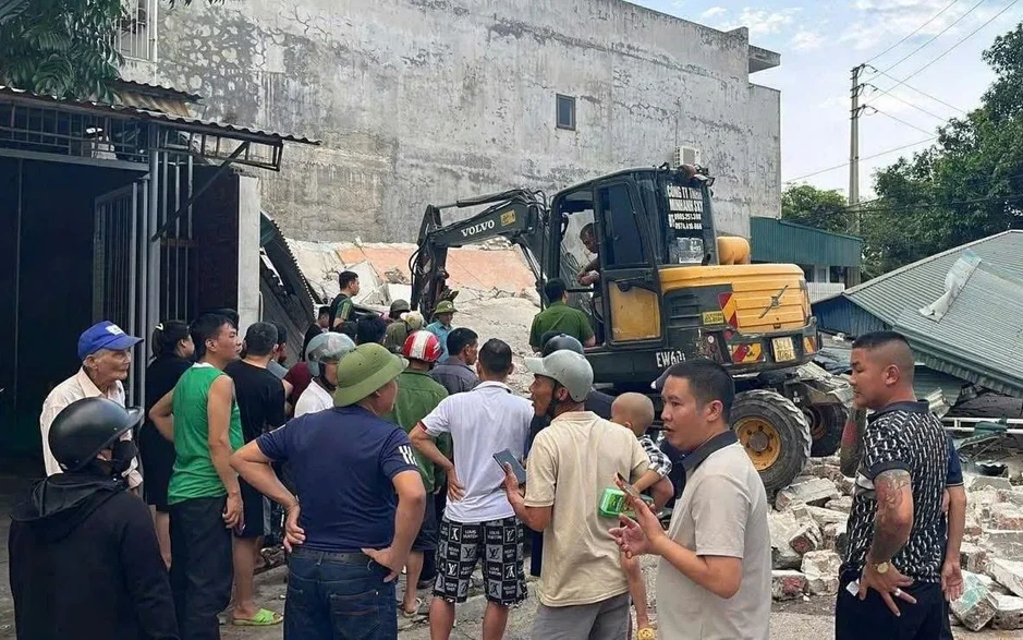 Quảng Ninh: Sập nhà 2 tầng, 3 người thương vong Quảng Ninh: Sập nhà 2 tầng, 3 người thương vong