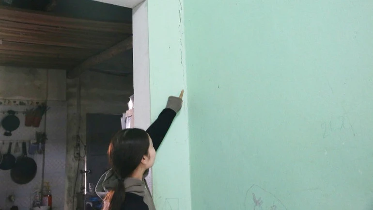 Quảng Trị: Một mỏ đá bị dừng hoạt động do ảnh hưởng đến nhà dân Quảng Trị: Một mỏ đá bị dừng hoạt động do ảnh hưởng đến nhà dân