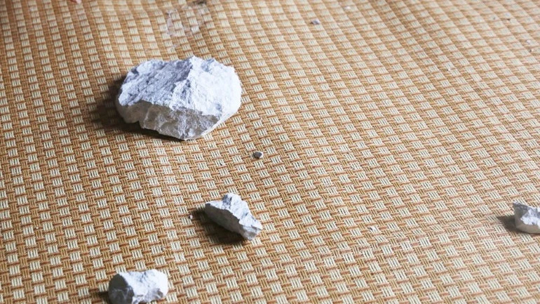 Quảng Trị: Một mỏ đá bị dừng hoạt động do ảnh hưởng đến nhà dân Quảng Trị: Một mỏ đá bị dừng hoạt động do ảnh hưởng đến nhà dân
