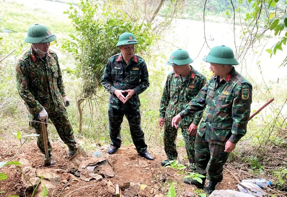 Quảng Trị: Phát hiện hài cốt liệt sĩ tại cửa hang đá Quảng Trị: Phát hiện hài cốt liệt sĩ tại cửa hang đá