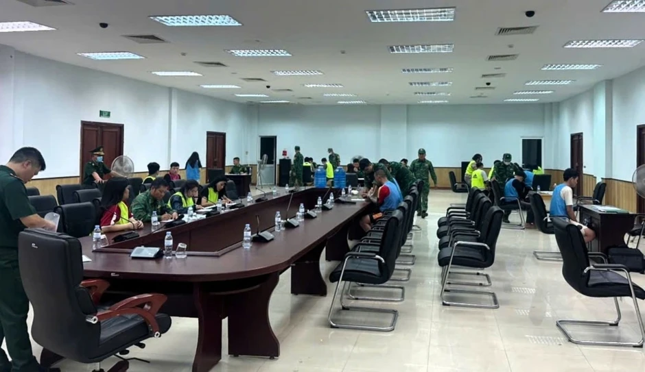 Quảng Trị tiếp nhận 56 công dân nghi đánh bạc, rửa tiền tại Lào Quảng Trị tiếp nhận 56 công dân nghi đánh bạc, rửa tiền tại Lào