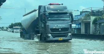 Quốc lộ 1 qua Lâm Đồng vẫn còn ngập sâu