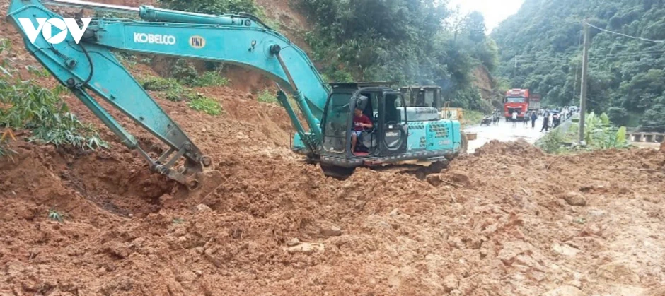Quốc lộ 32 đoạn qua Khao Mang (Lào Cai) thông xe trở lại sau sạt lở Quốc lộ 32 đoạn qua Khao Mang (Lào Cai) thông xe trở lại sau sạt lở