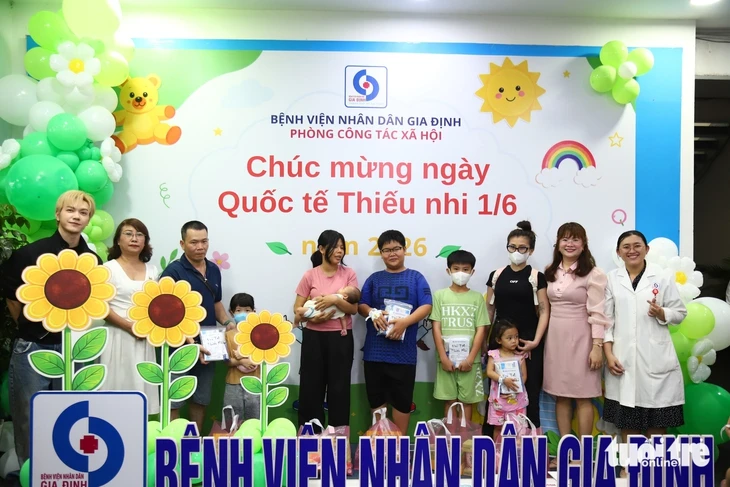 Quốc tế Thiếu nhi đặc biệt của các bệnh nhi tại Bệnh viện Nhân dân Gia Định Quốc tế Thiếu nhi đặc biệt của các bệnh nhi tại Bệnh viện Nhân dân Gia Định