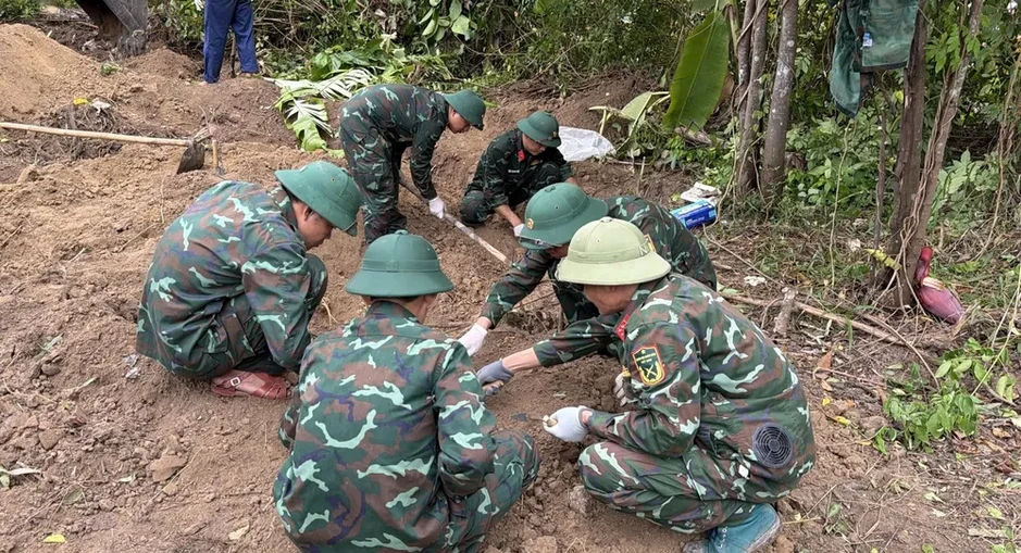Quy tập 4 hài cốt liệt sĩ gần Thành cổ Quảng Trị Quy tập 4 hài cốt liệt sĩ gần Thành cổ Quảng Trị
