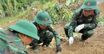 Quy tập 4 hài cốt liệt sĩ gần Thành cổ Quảng Trị