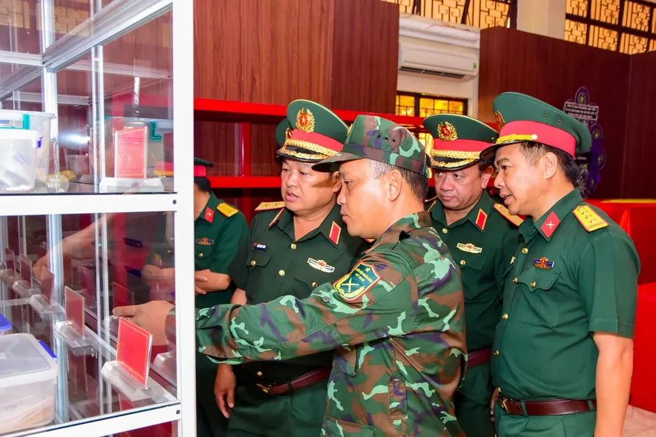 Quy tập thêm 8 bộ hài cốt liệt sĩ tại Công viên Lê Thị Riêng Quy tập thêm 8 bộ hài cốt liệt sĩ tại Công viên Lê Thị Riêng