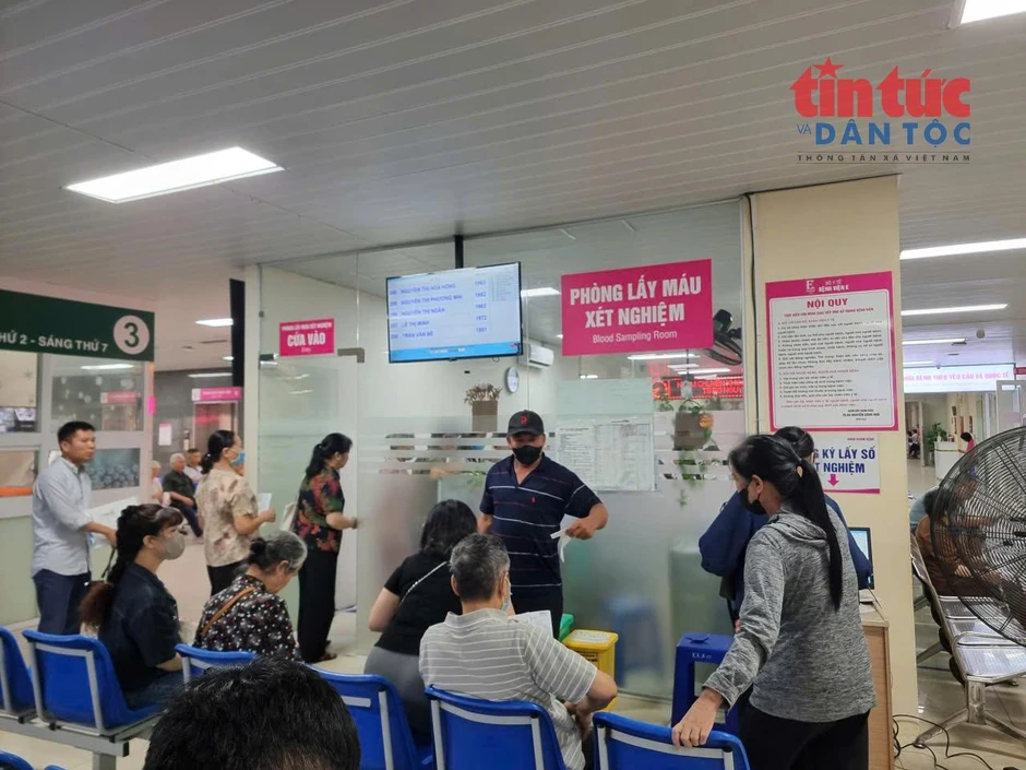 Quyền lợi khám trái tuyến bằng BHYT được tăng chi trả ra sao từ tháng 7/2026? Quyền lợi khám trái tuyến bằng BHYT được tăng chi trả ra sao từ tháng 7/2026?