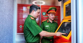 Ra mắt mô hình Kiosk “Trạm Cảnh sát thông minh” tại Hà Nội