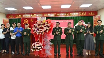 Ra mắt mô hình “Tổ dân vận đối ngoại” tại Cửa khẩu quốc tế Móng Cái