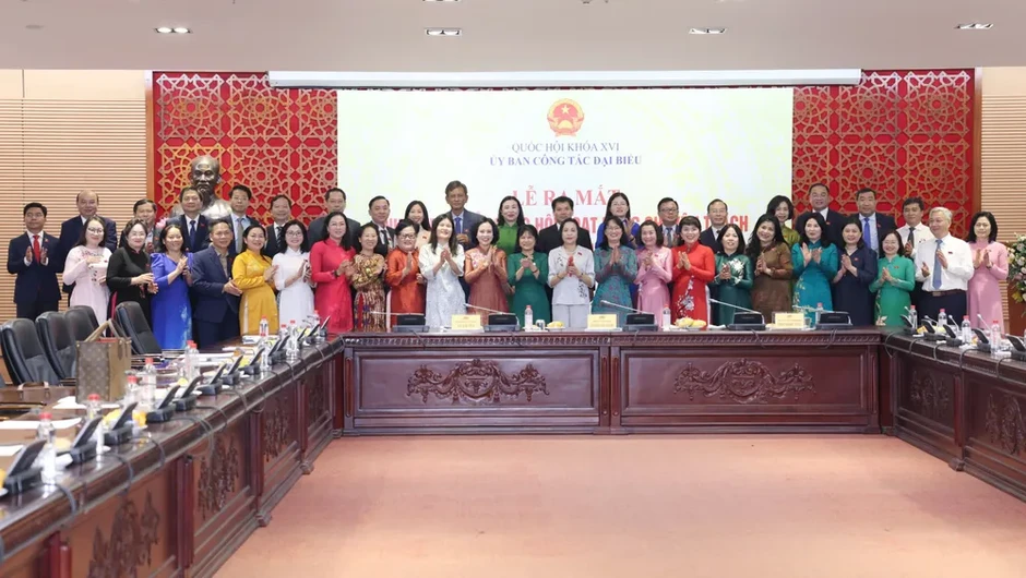 Ra mắt Nhóm đại biểu Quốc hội hoạt động chuyên trách ở địa phương Ra mắt Nhóm đại biểu Quốc hội hoạt động chuyên trách ở địa phương