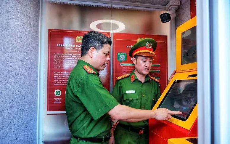 Ra mắt 'Trạm Cảnh sát thông minh' tại Hà Nội Ra mắt 'Trạm Cảnh sát thông minh' tại Hà Nội