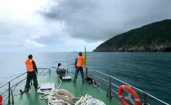Ra Mũi Nghê trên bán đảo Sơn Trà chụp ảnh, 3 cô gái bị sóng cuốn mất tích
