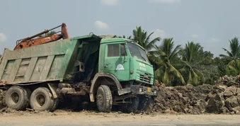 Rà soát, chấn chỉnh tình trạng khai thác đất mặt ruộng trái phép tại Vĩnh Long