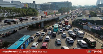 Rào chắn nút Cổ Linh - Đàm Quang Trung thi công hầm chui: Người dân di chuyển thế nào?