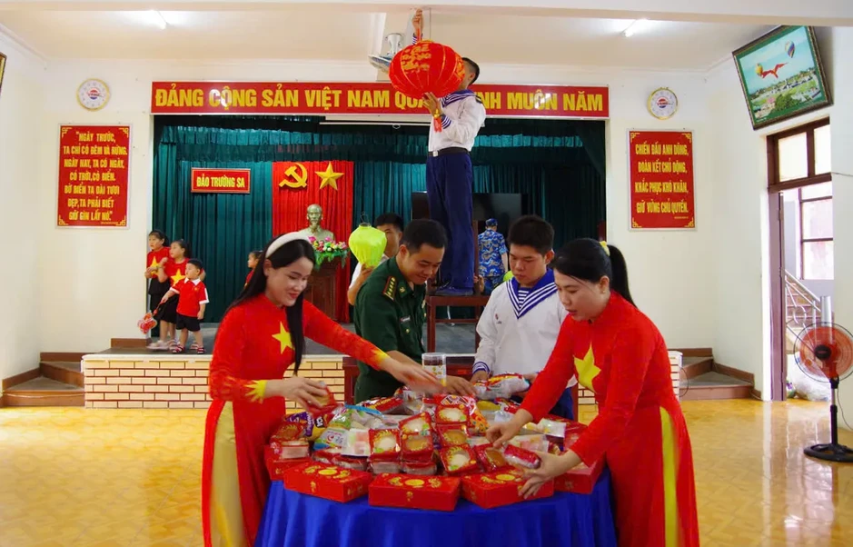 Rộn ràng không khí chuẩn bị Tết Thiếu nhi 1/6 tại đặc khu Trường Sa Rộn ràng không khí chuẩn bị Tết Thiếu nhi 1/6 tại đặc khu Trường Sa