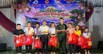 Rộn ràng Tết Trung thu ở các xã vùng biên giới Đắk Lắk