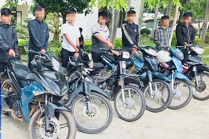 Rủ nhau chạy xe máy đi “săn mây”, 6 thiếu niên bị xử lý Rủ nhau chạy xe máy đi “săn mây”, 6 thiếu niên bị xử lý