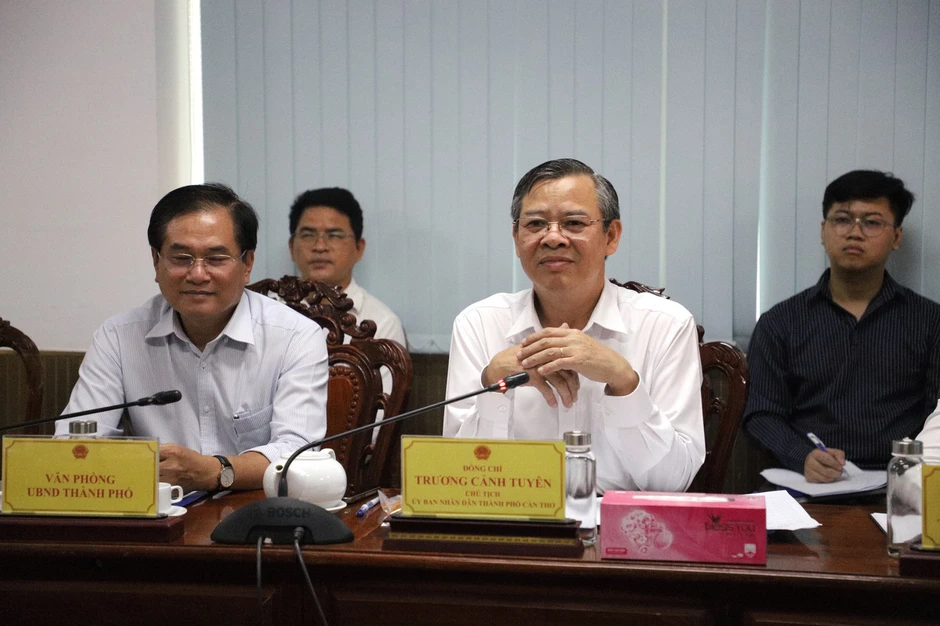 'Sân bay quốc tế mà cả năm không có chuyến bay quốc tế' 'Sân bay quốc tế mà cả năm không có chuyến bay quốc tế'