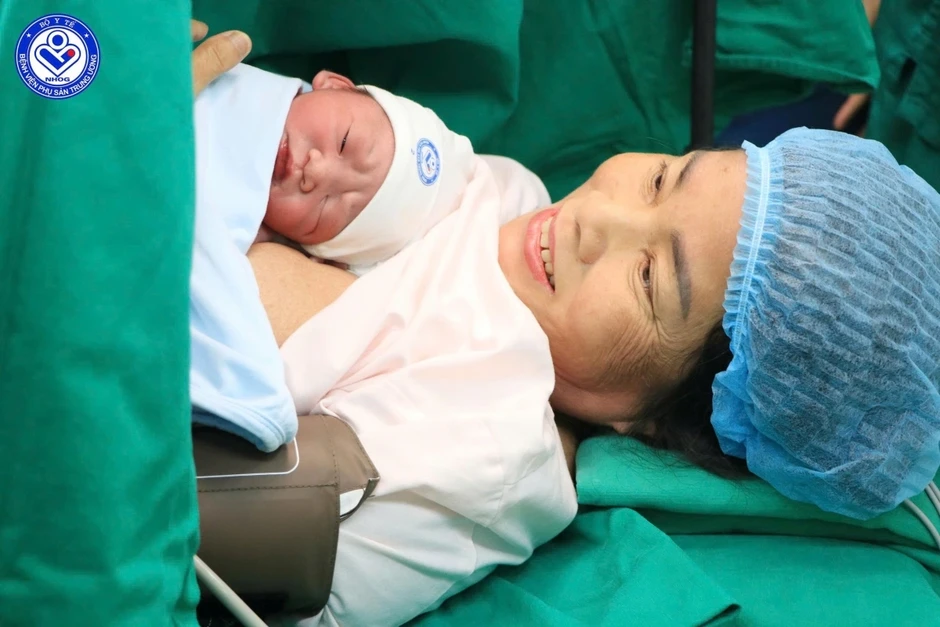 Sản phụ 60 tuổi sinh bé trai khỏe mạnh tại Bệnh viện Phụ sản Trung ương Sản phụ 60 tuổi sinh bé trai khỏe mạnh tại Bệnh viện Phụ sản Trung ương
