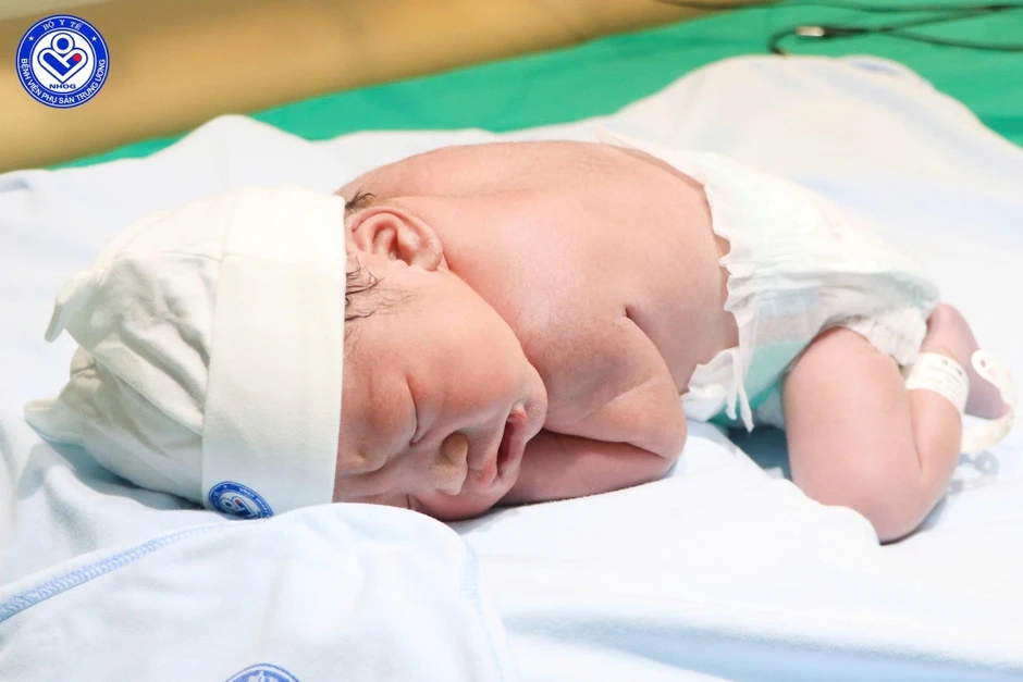 Sản phụ 60 tuổi sinh bé trai khỏe mạnh tại Bệnh viện Phụ sản Trung ương Sản phụ 60 tuổi sinh bé trai khỏe mạnh tại Bệnh viện Phụ sản Trung ương