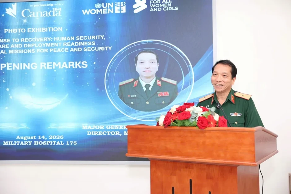 Sẵn sàng bảo đảm y tế, lấy con người làm trung tâm Sẵn sàng bảo đảm y tế, lấy con người làm trung tâm