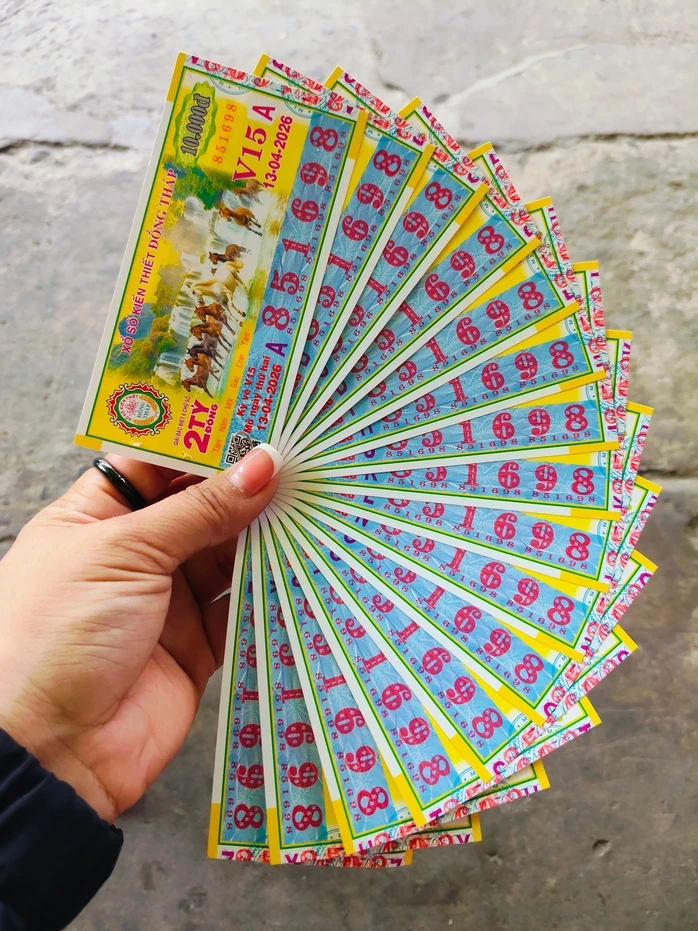 Sáng 13-4, lộ diện nơi trúng độc đắc và an ủi 160 vé xổ số miền Nam Sáng 13-4, lộ diện nơi trúng độc đắc và an ủi 160 vé xổ số miền Nam