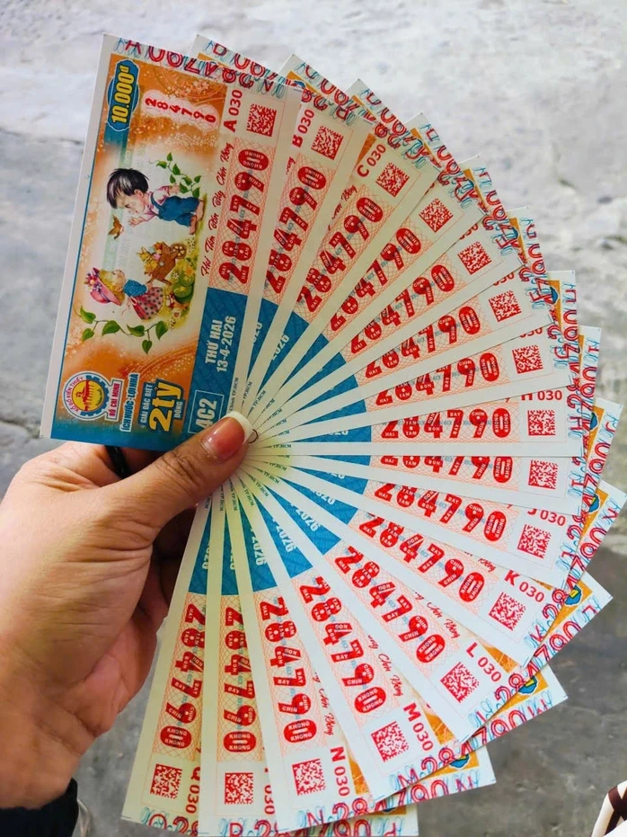 Sáng 13-4, lộ diện nơi trúng độc đắc và an ủi 160 vé xổ số miền Nam Sáng 13-4, lộ diện nơi trúng độc đắc và an ủi 160 vé xổ số miền Nam