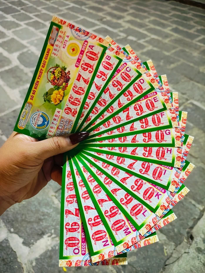 Sáng 21-3, tìm ra khách hàng trúng 2 giải độc đắc xổ số miền Nam Sáng 21-3, tìm ra khách hàng trúng 2 giải độc đắc xổ số miền Nam