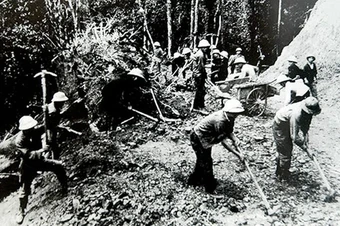 Sáng mãi ngọn lửa thanh xuân
