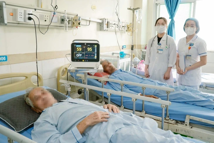 Sáng sớm đi bộ tập thể dục, về đến nhà thì bất ngờ bị đột quỵ não Sáng sớm đi bộ tập thể dục, về đến nhà thì bất ngờ bị đột quỵ não