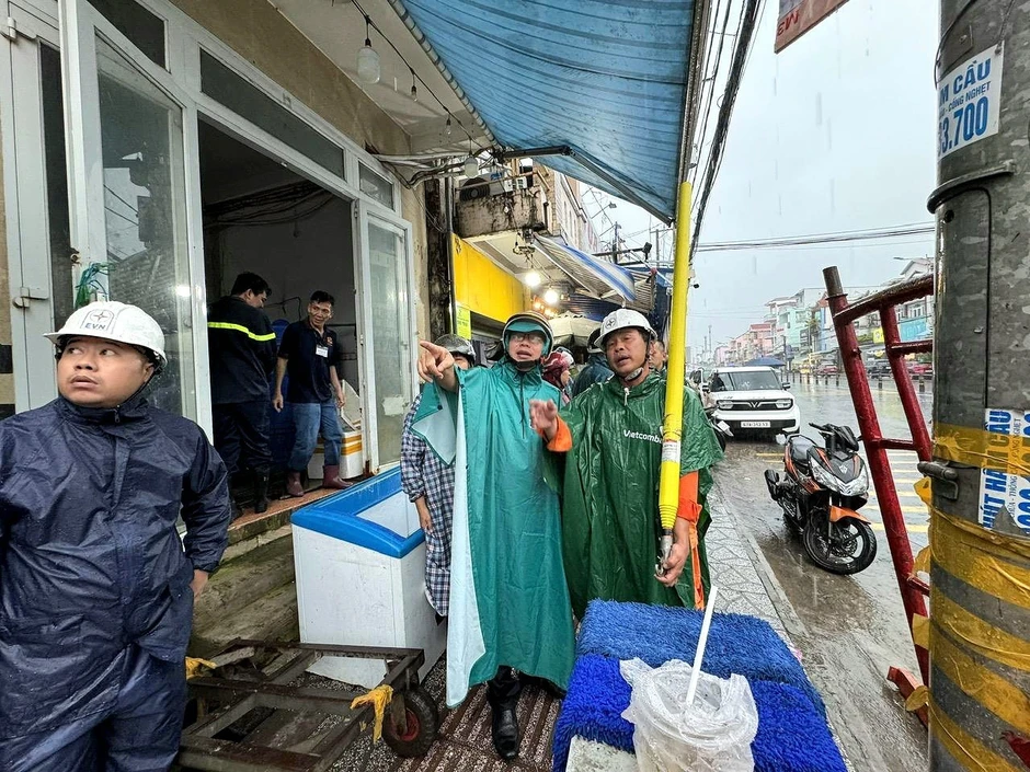 Sập giàn giáo công trình ở Cần Thơ, 3 người bị thương Sập giàn giáo công trình ở Cần Thơ, 3 người bị thương