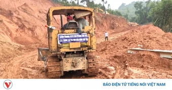 Sạt lở đèo Gia Bắc (Lâm Đồng), giao thông Quốc lộ 28 chia cắt tạm thời
