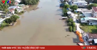 Sạt lở do cất nhà ven sông
