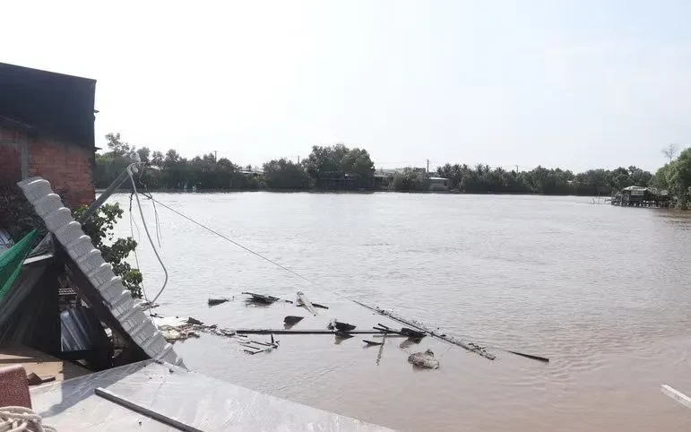 Sạt lở nghiêm trọng trên kênh xáng Bạc Liêu - Cà Mau Sạt lở nghiêm trọng trên kênh xáng Bạc Liêu - Cà Mau