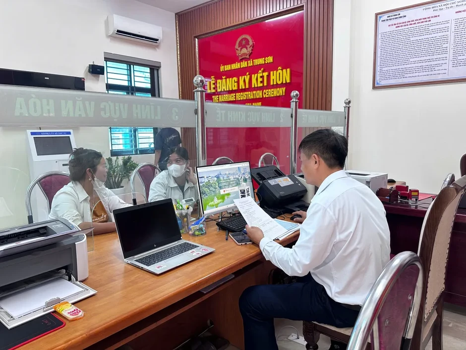 Sau một năm hoạt động chính quyền 2 cấp: Phú Thọ chuyển từ quản lý sang quản trị phục vụ Sau một năm hoạt động chính quyền 2 cấp: Phú Thọ chuyển từ quản lý sang quản trị phục vụ