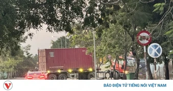 Sau phản ánh của TinVina, bãi xe tải trong khu dân cư ở TP.HCM buộc ngưng hoạt động