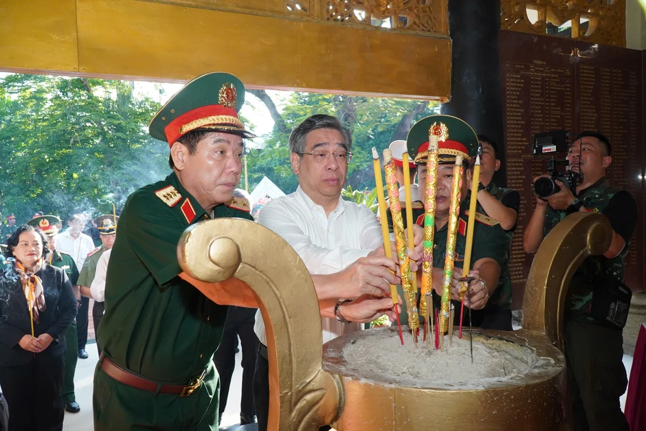 Sẽ dùng radar xuyên đất để khảo sát khu mộ liệt sĩ tại Công viên Lê Thị Riêng Sẽ dùng radar xuyên đất để khảo sát khu mộ liệt sĩ tại Công viên Lê Thị Riêng